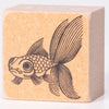 Poisson rouge face à gauche