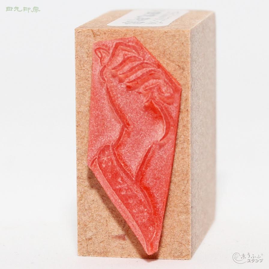 Maiko在冬天的手
