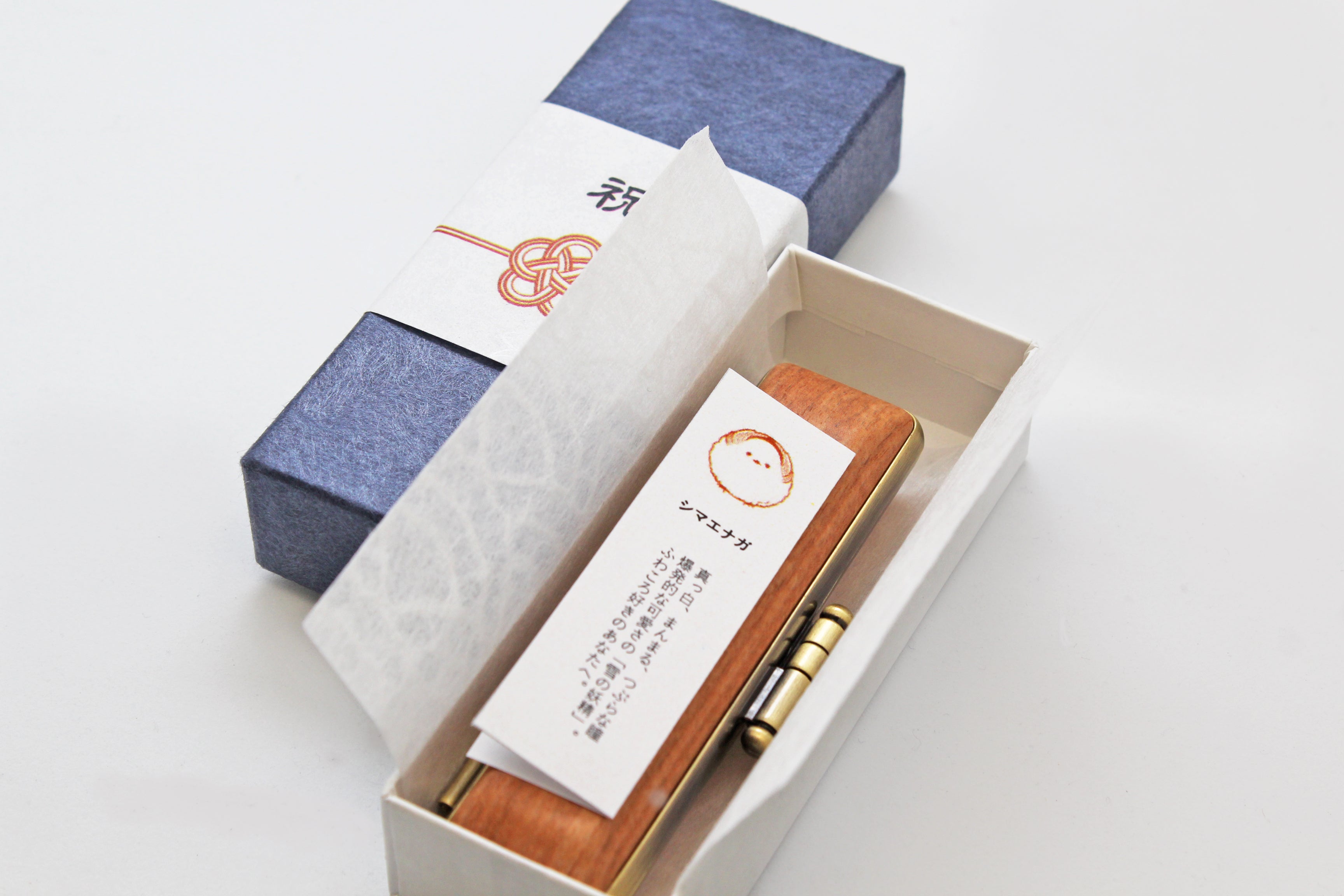Gift wrapping (gifts)